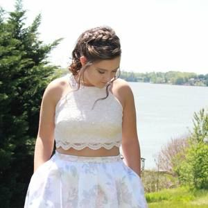 Meet your Posher, Olivia